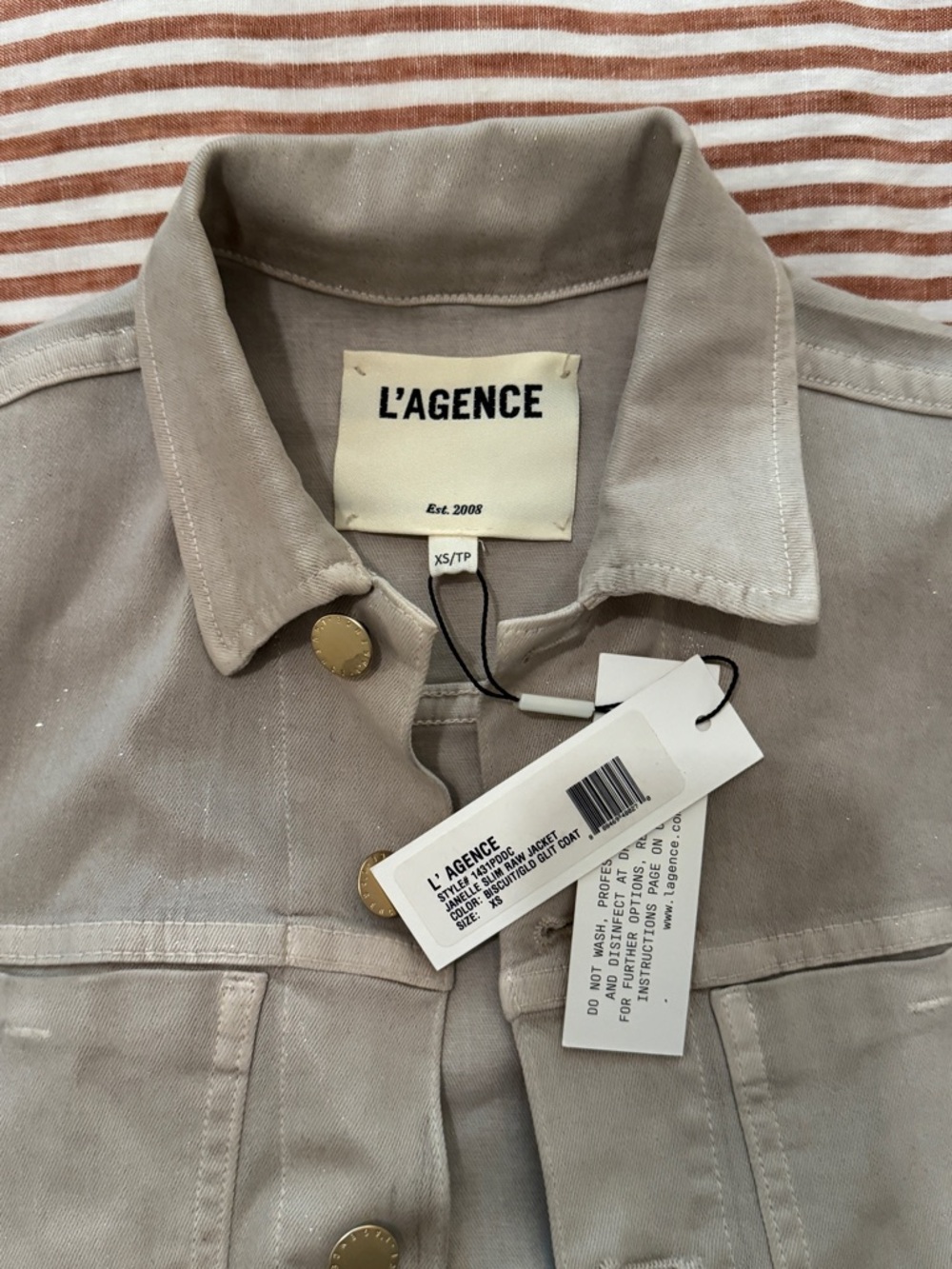 L'AGENCE Slim Jean Jacket in Biscuit - Picture 4 of 4